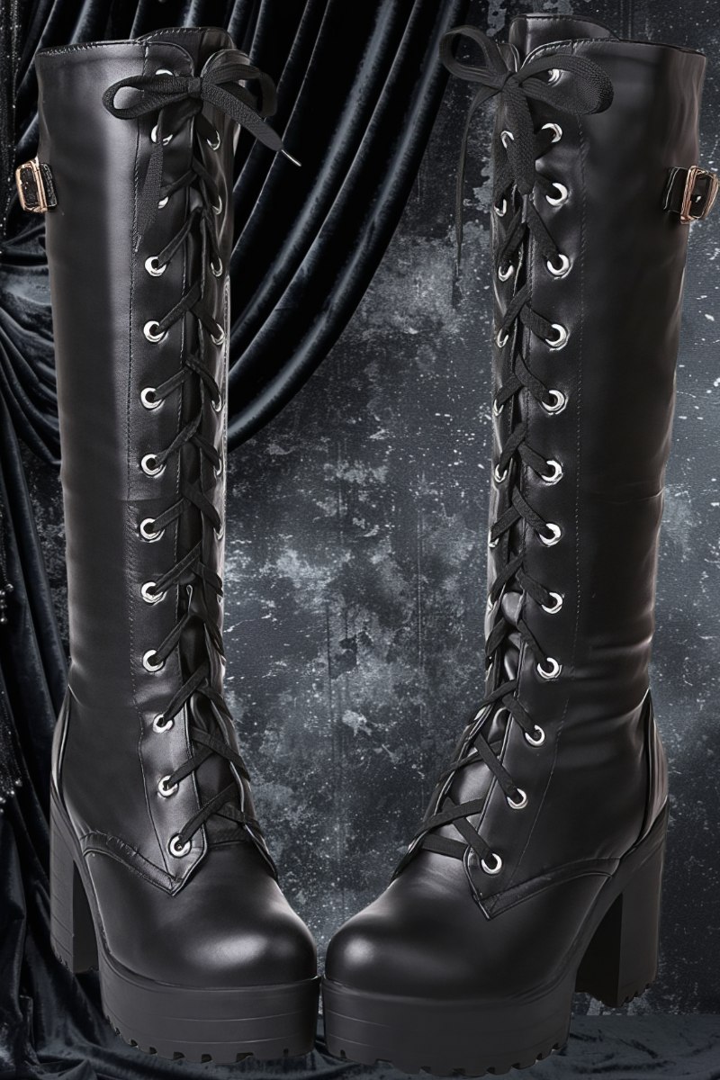 Bottes gothiques femme talons hauts noires en cuir avec lacets montantes modèle Cryptic