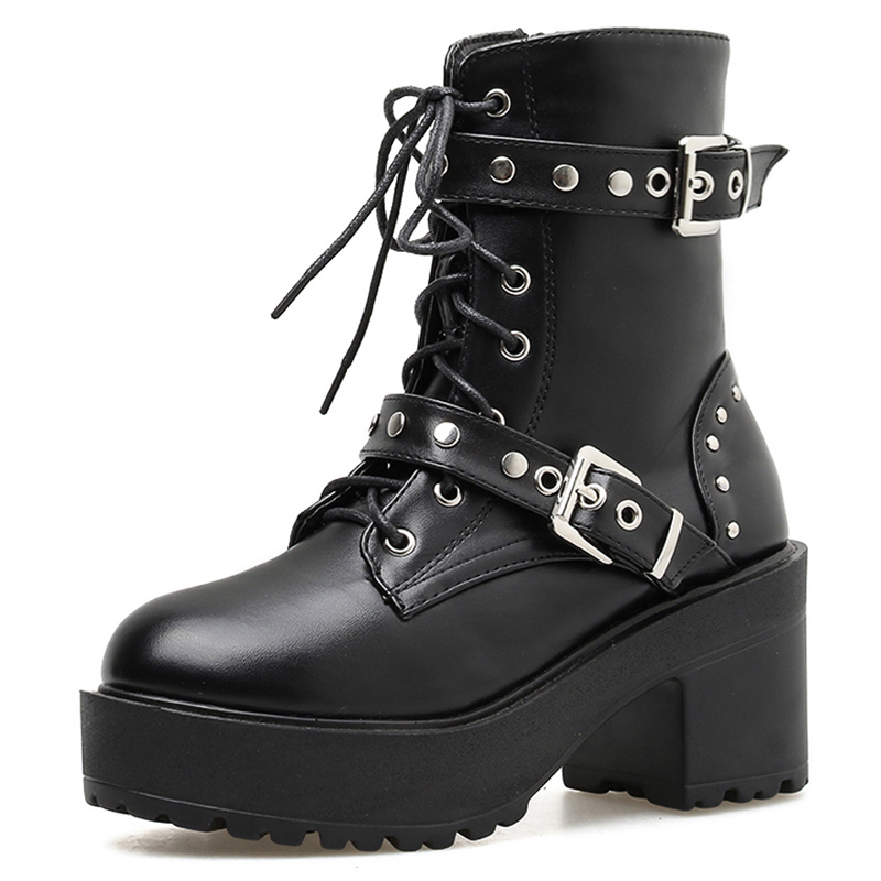 Chaussure gothique femme noire à lanières et lacets StrapBlackLace avec talon épais et boucles argentées