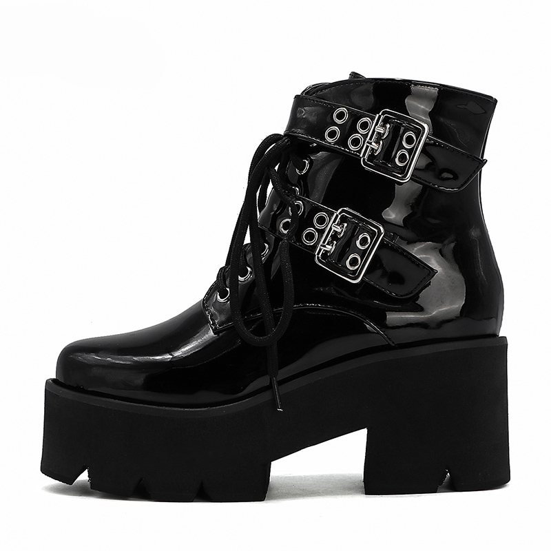 Chaussure gothique noire brillant RogueBlack en cuir verni avec plateforme épaisse et double boucle métallique latérale