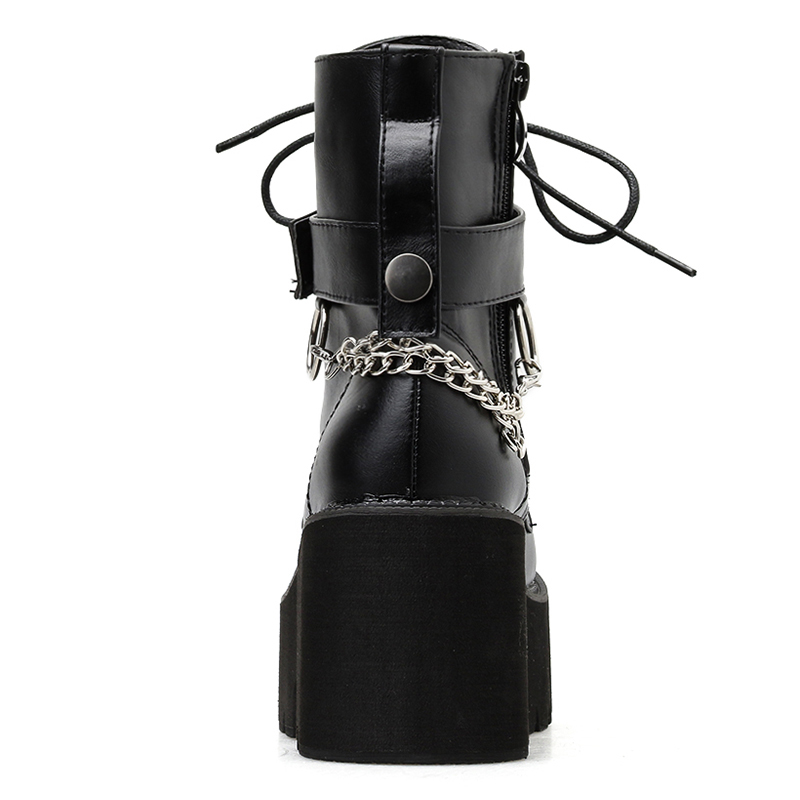 Chaussure gothique végan GothStep noire vue arrière avec talon plateforme épais, chaîne argentée décorative et lacets