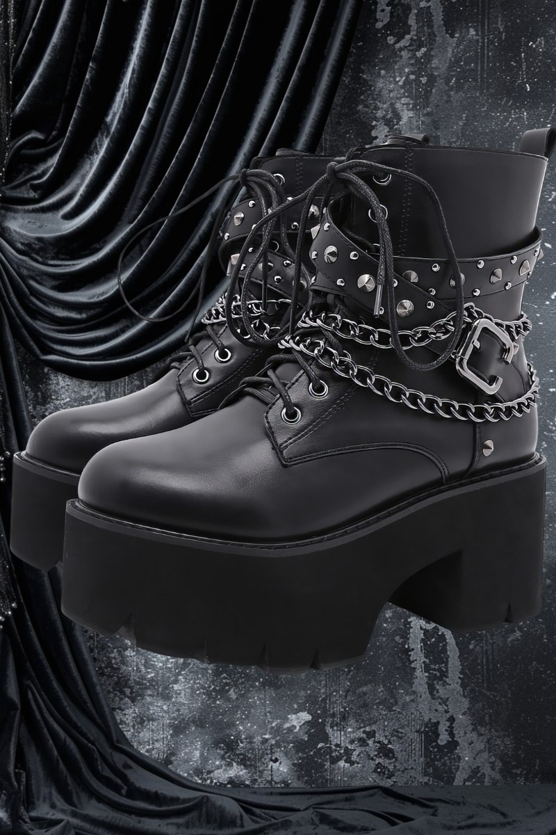 Chaussures femmes gothiques à pointes courtes Rebelstrike en cuir noir avec plateforme épaisse, lacets, chaînes argentées et clous métalliques