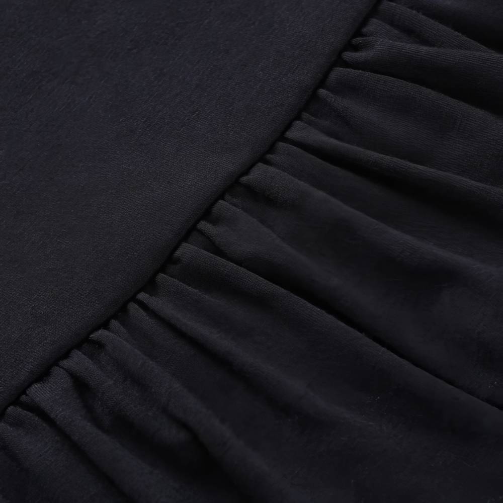 Détail tissu velours noir plissé jupe gothique courte Wraithia