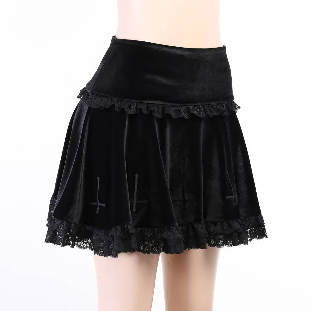 Jupe gothique dentelle Nightfallia en velours noir avec bordure en dentelle et petites croix brodées