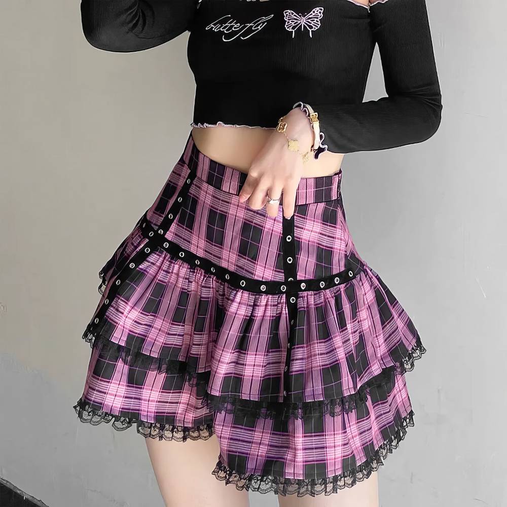 Jupe Gothique Lolita Mystveilia plissée à carreaux roses et noirs avec volants en dentelle noire et ceinture à œillets noirs