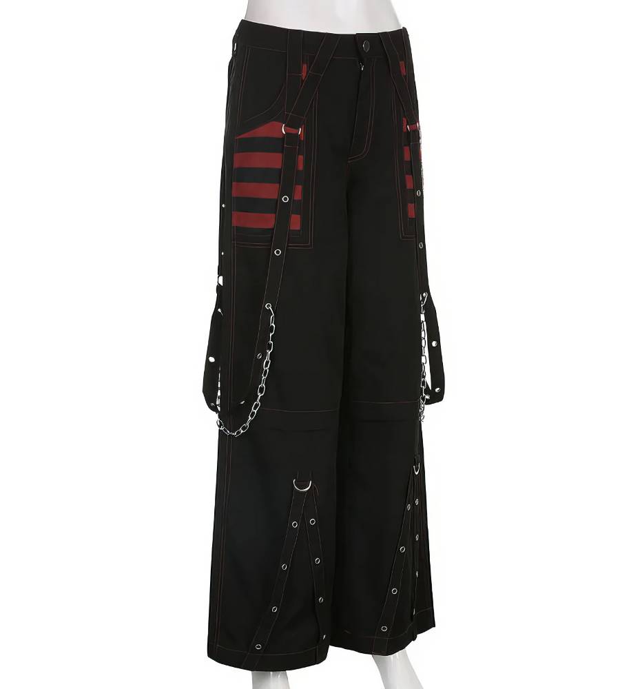 Pantalon Chaine Gothique ShadowStitch noir avec détails rouges et chaînes métalliques, style punk gothique