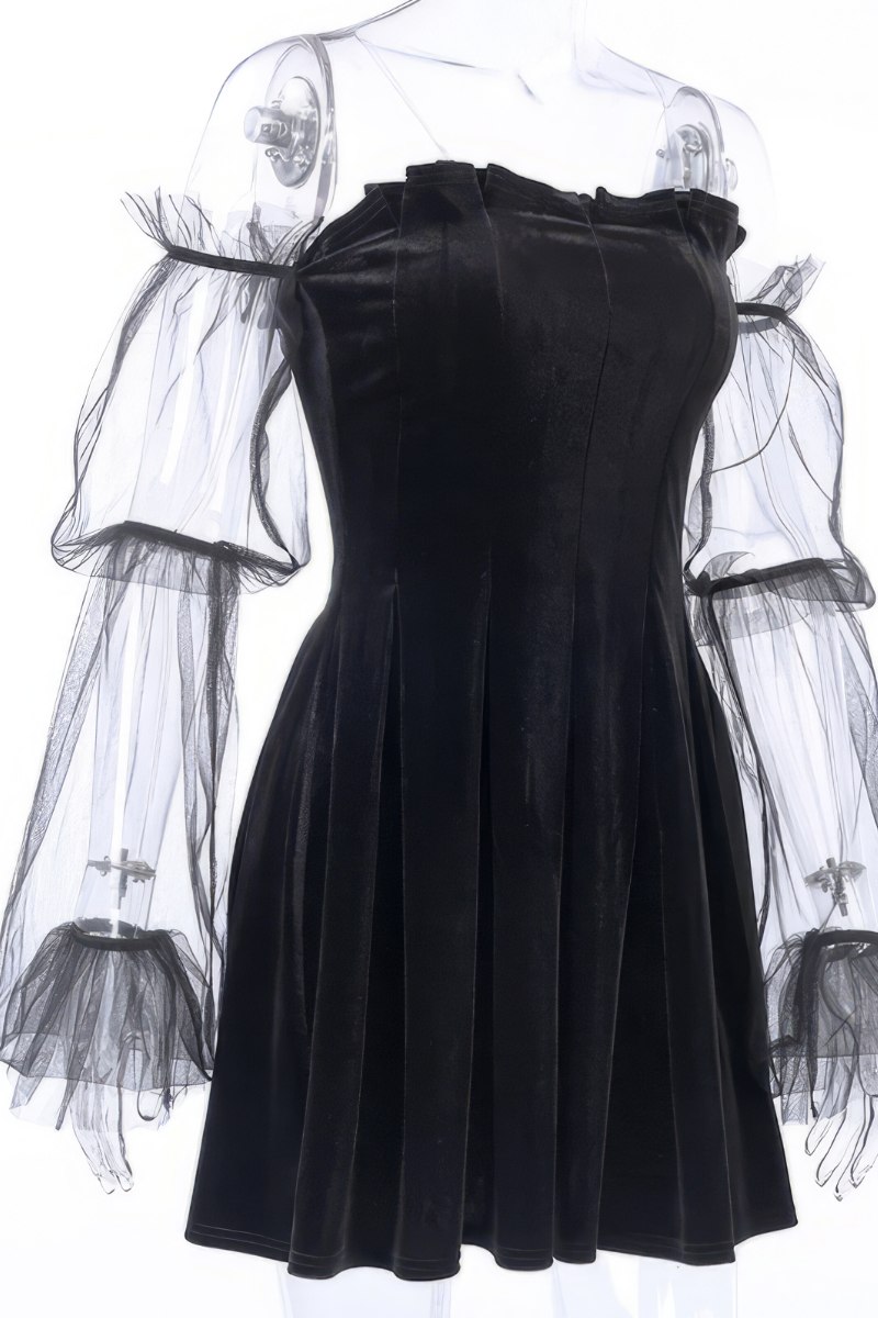 Robe de bal gothique GhostlyGalleon en velours noir avec manches longues en tulle transparent et volants aux poignets