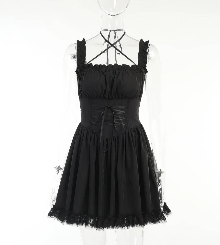 Robe gothique romantique noire en velours avec bretelles larges, corset lacé à la taille et jupe plissée à bordure en dentelle noire, modèle CyberCrown