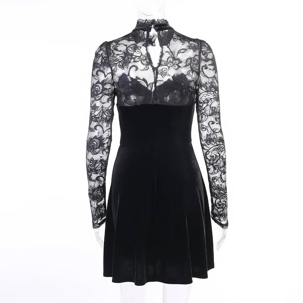 Robe de soirée gothique NightFlame en velours noir avec haut en dentelle noire transparente à manches longues et col montant