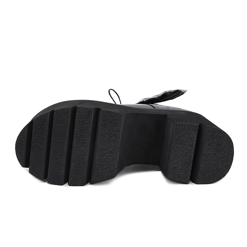 Semelle crantée noire des chaussures gothiques compensées Chauve Souris Shadowbat