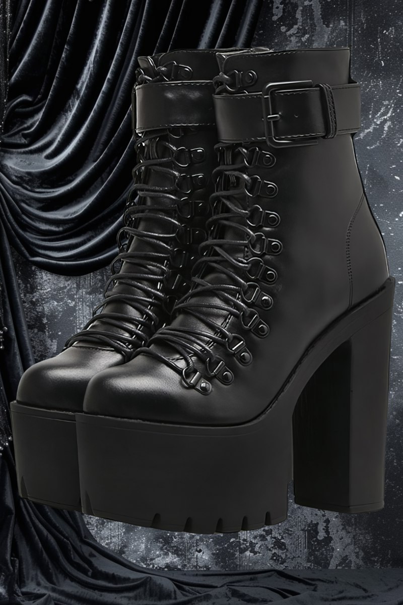 Bottes gothiques talons hauts Nightveil en cuir noir avec plateforme épaisse, lacets avant et boucle latérale
