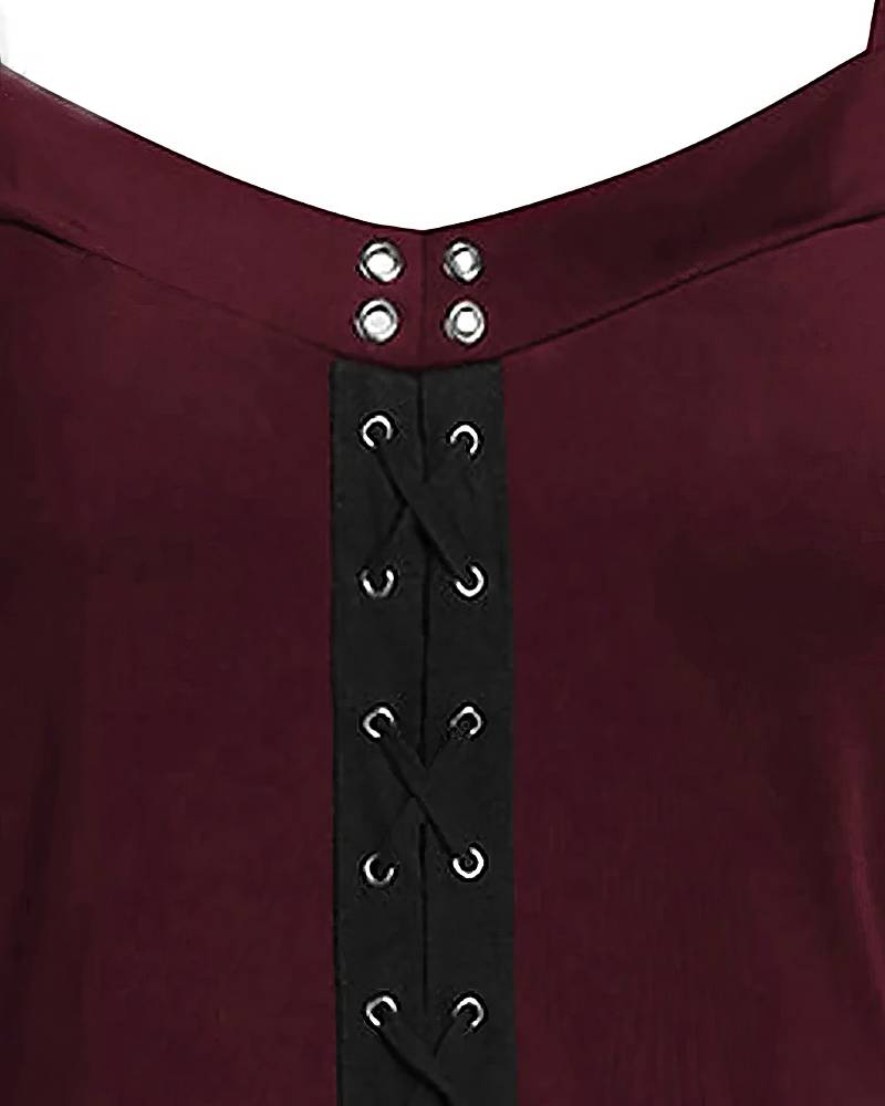 Détail du corsage de la robe gothique à lacets AbyssWatcher en velours bordeaux avec œillets métalliques argentés et laçage noir