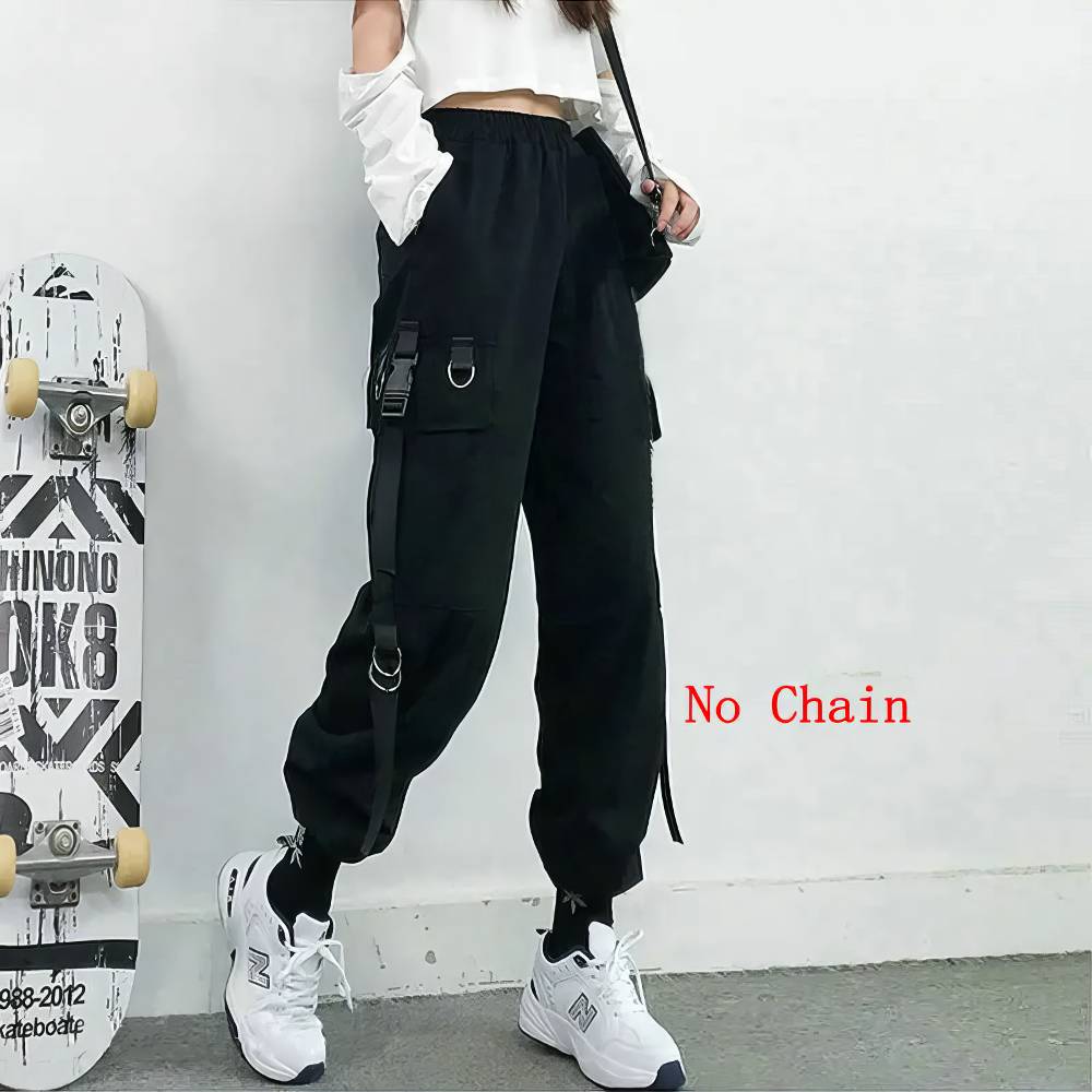 Pantalon femme gothique noir RavenWhisper sans chaîne avec poches cargo et boucles métalliques