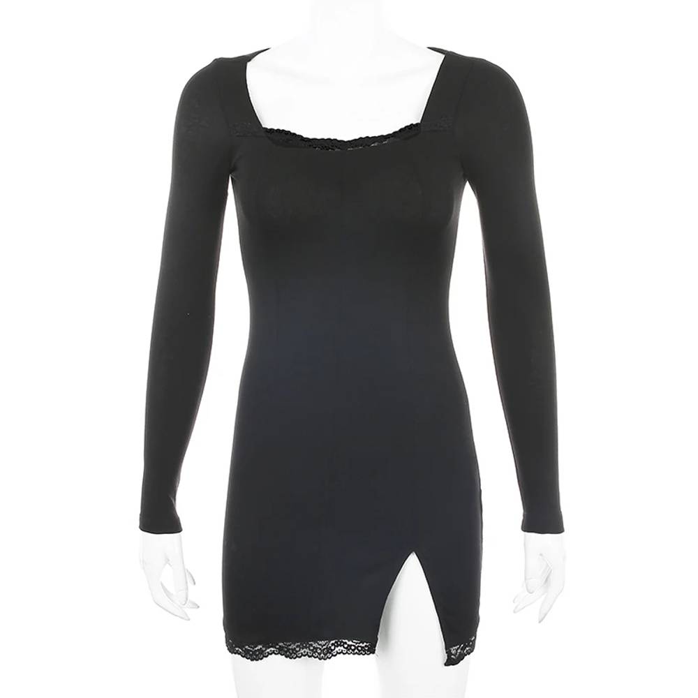 Robe gothique noire à fente Nebulina en tissu uni avec manches longues et bordure en dentelle noire