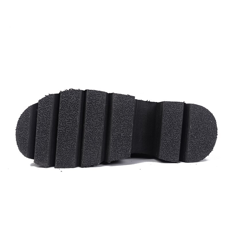 Semelle noire crantée de bottes gothiques simili cuir à grain Gloomgaze vue de dessous