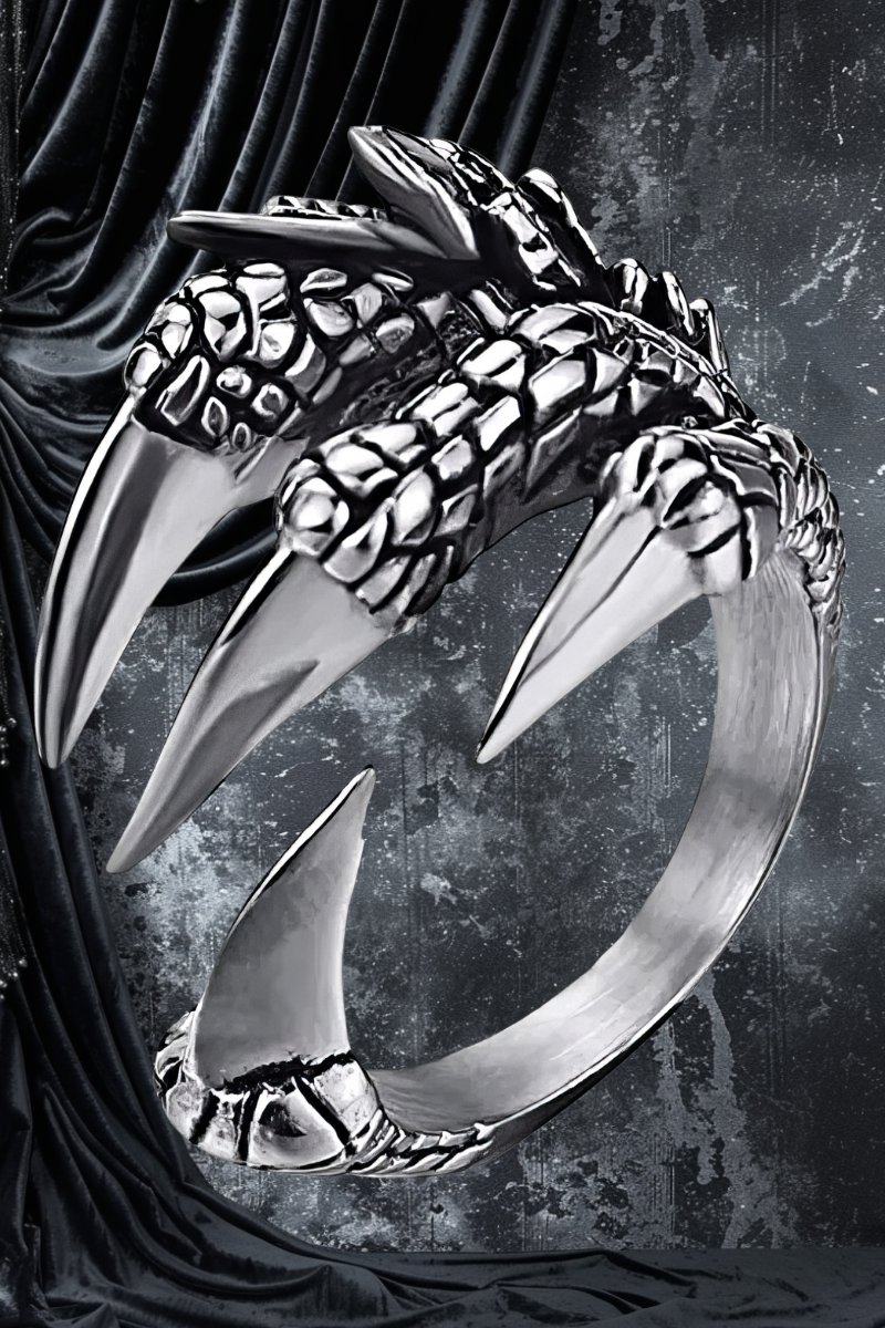 Bague griffe gothique en métal argenté avec texture écaille et pointes acérées modèle LongClaw