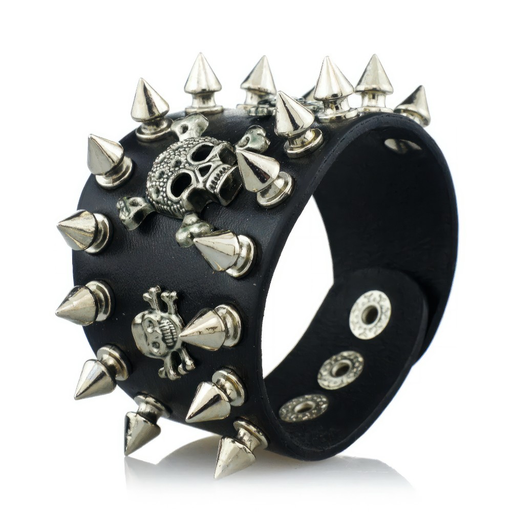 Bracelet en cuir noir gothique avec tête de mort argentée et piques métalliques pointues