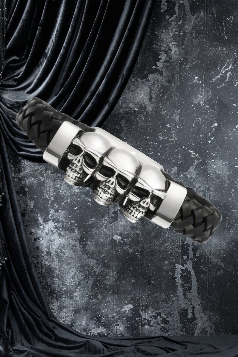 Bracelet gothique triple tête de mort en acier inoxydable avec bracelet en cuir noir tressé