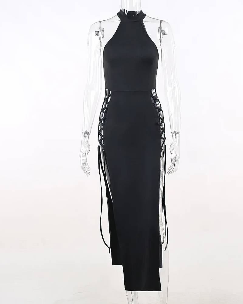 Robe gothique fendue sexy BlackBanshee noire avec laçages latéraux et col montant